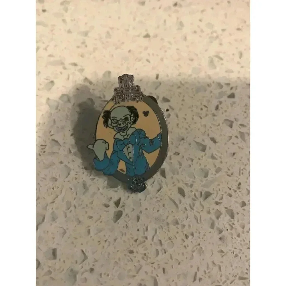 DLR 2007 Hidden Mickey‎ Haunted Mansion Hitchhiking Ghost Ezra Pin